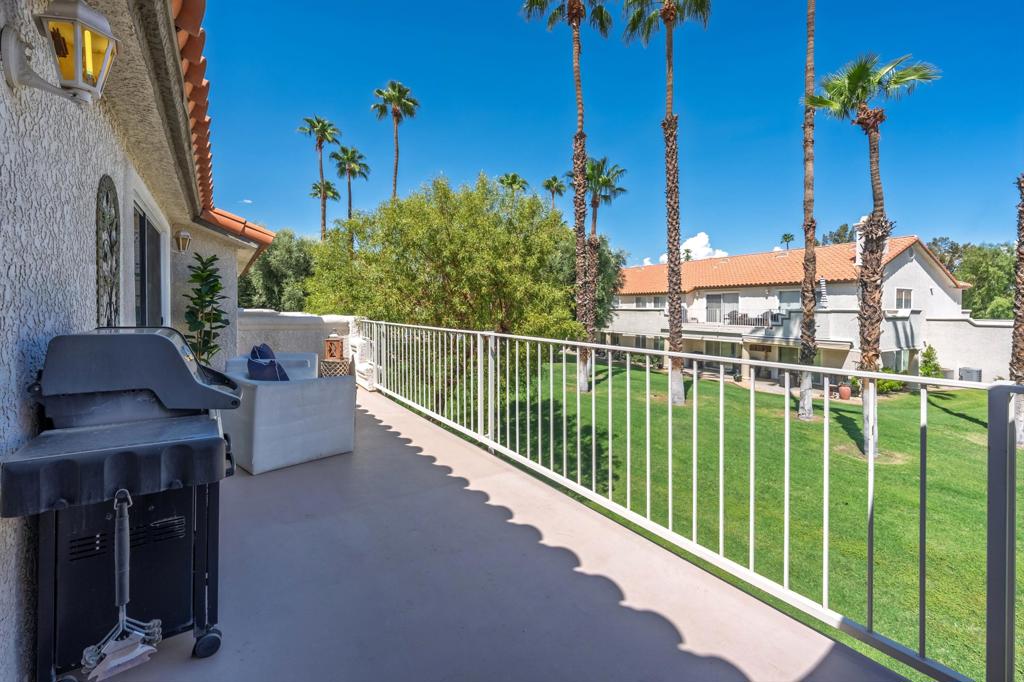 752 Vista Lago Drive N Property Photo 21