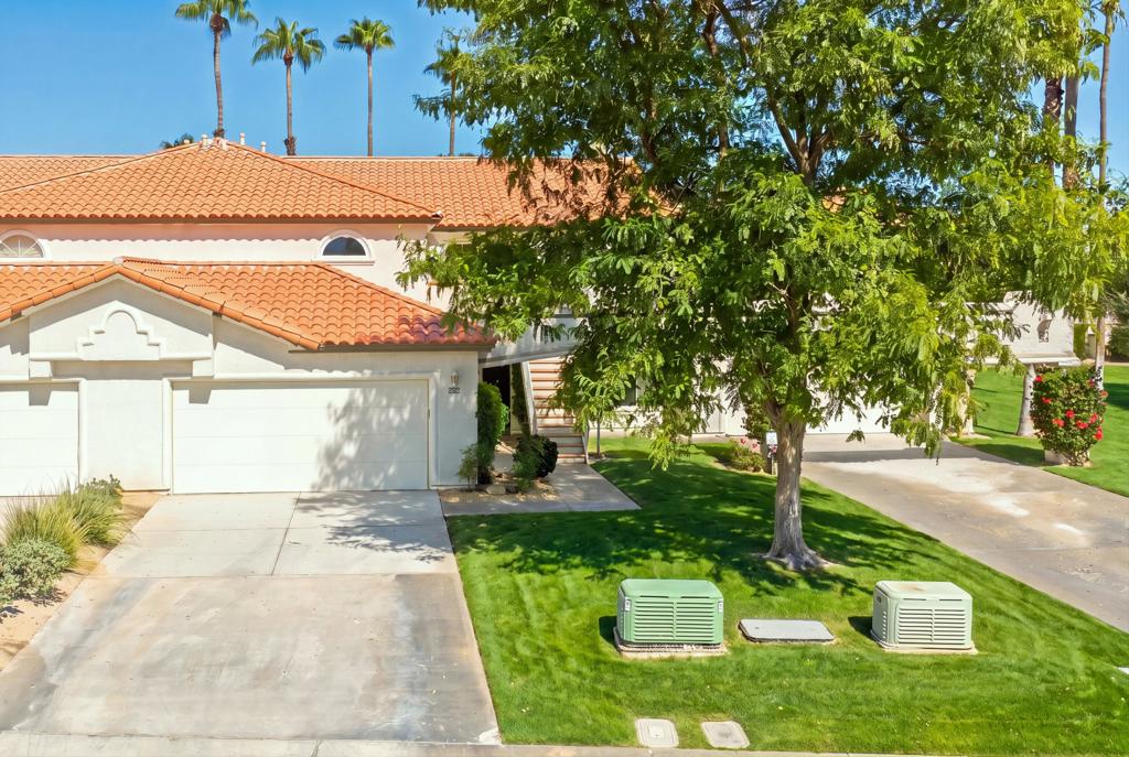752 Vista Lago Drive N Property Photo 28