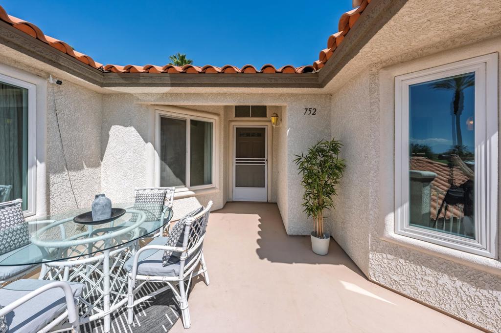 752 Vista Lago Drive N Property Photo 29