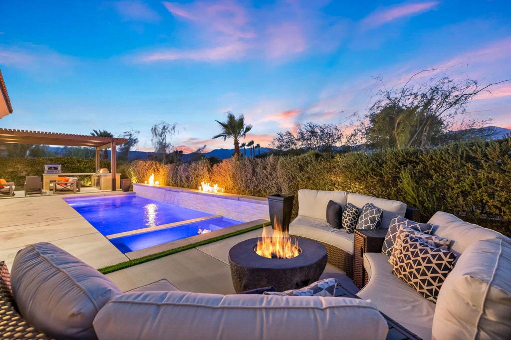 40 Burgundy Property Photo 1
