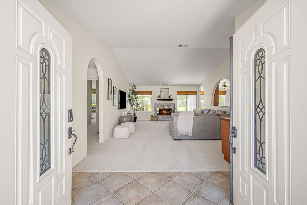 39795 Regency Way Property Photo 6
