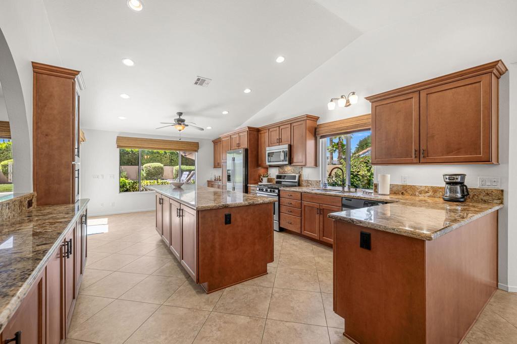 39795 Regency Way Property Photo 15