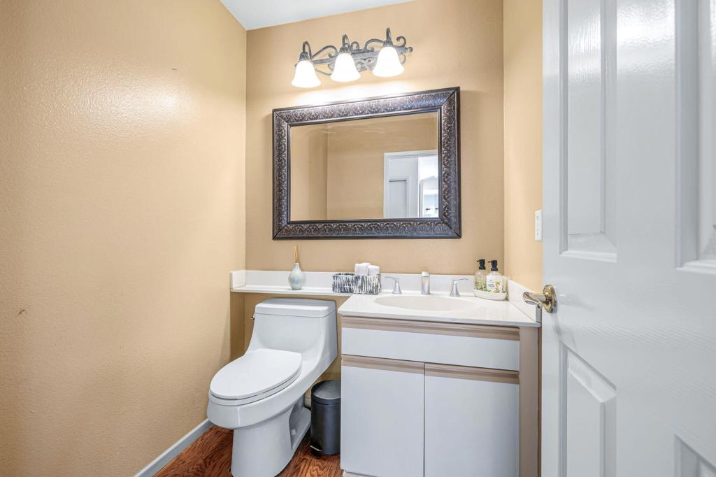 39795 Regency Way Property Photo 43