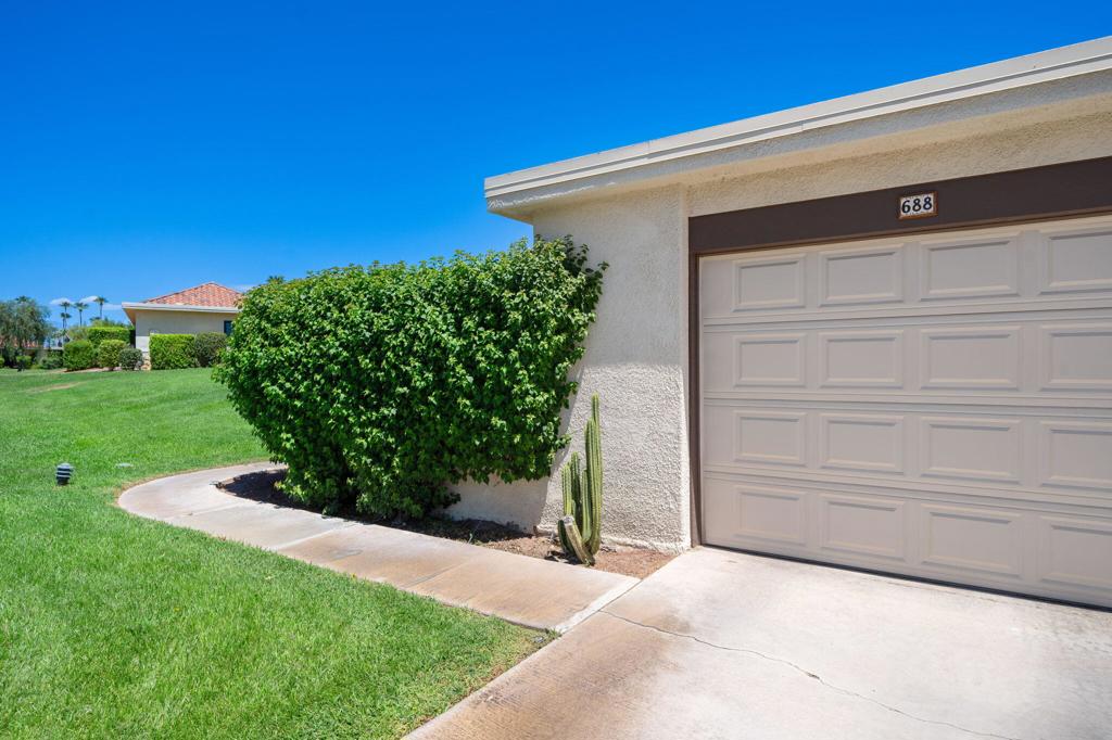 688 N Vallarta Circle Property Photo 22
