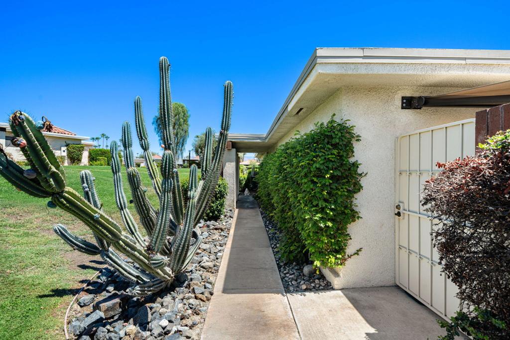 688 N Vallarta Circle Property Photo 24