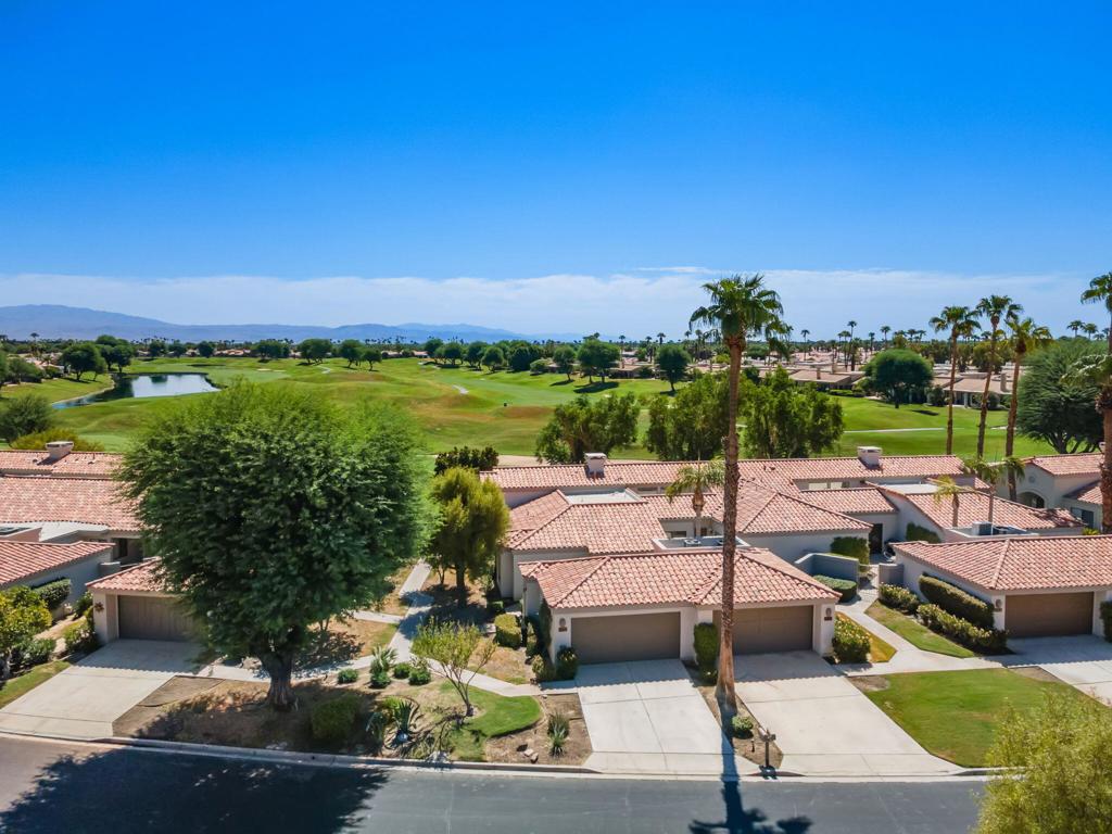 54840 Inverness Way Property Photo 10