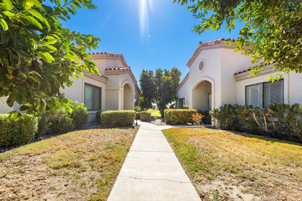 54840 Inverness Way Property Photo 12