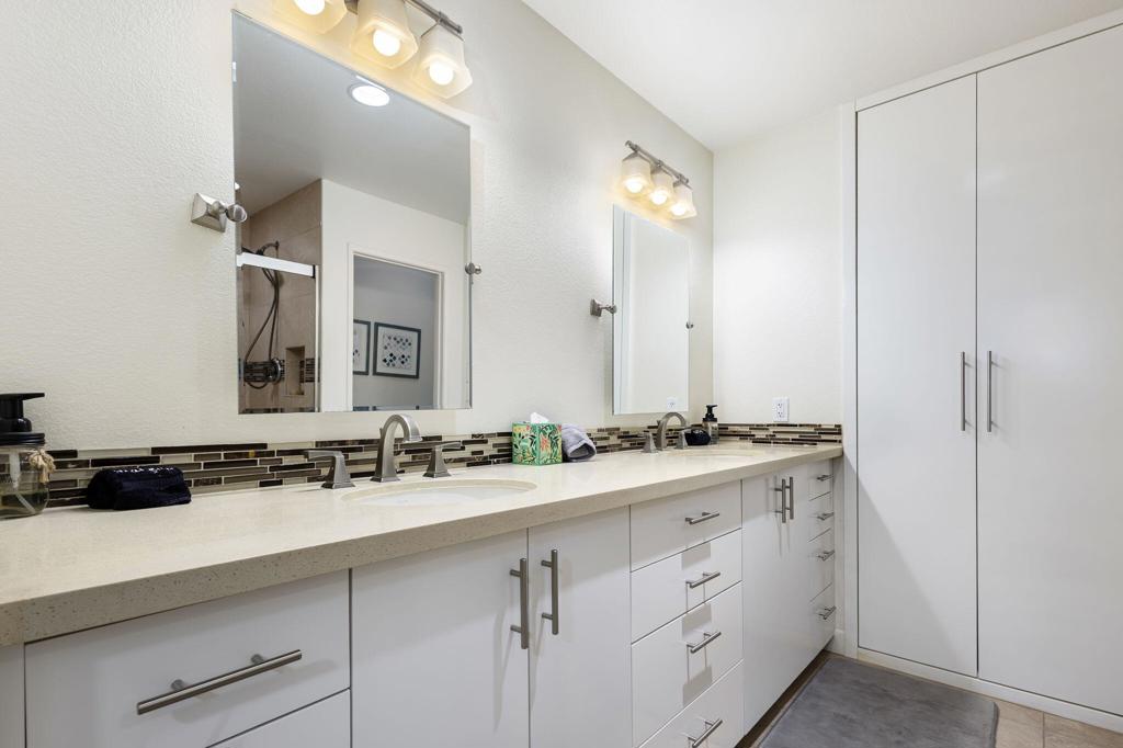 54840 Inverness Way Property Photo 31