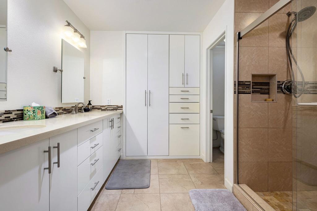 54840 Inverness Way Property Photo 32