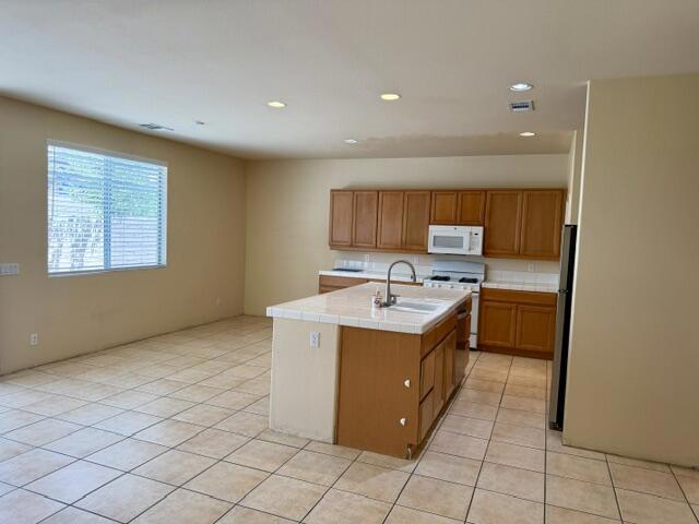 47497 Lagoon Court Property Photo 9
