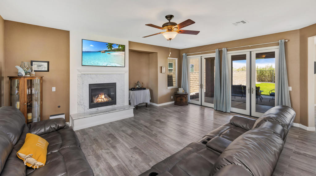 42756 Dell Lago Court Property Photo 3