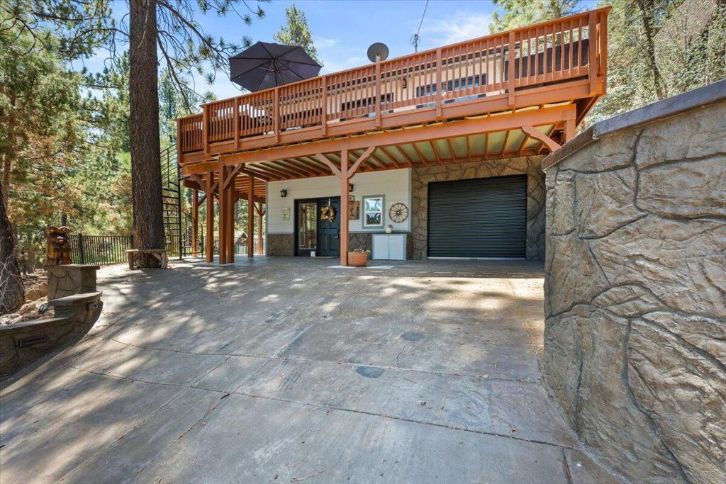 300 Hilltop Lane Property Photo 2