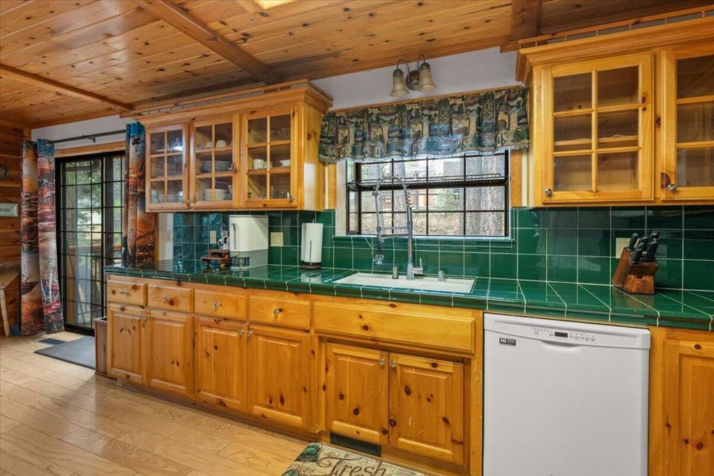 1354 Silverado Road Property Photo 11