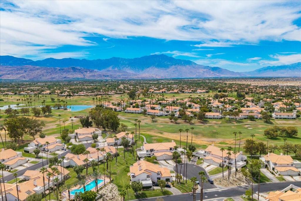 265 Desert Falls Drive E Property Photo 32