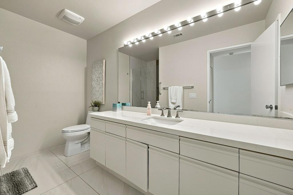 54108 Oak Tree A143 Property Photo 17