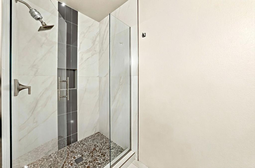 54108 Oak Tree A143 Property Photo 18