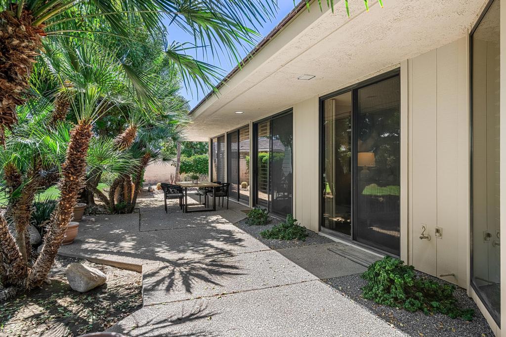 1 Hamlet Court Property Photo 15