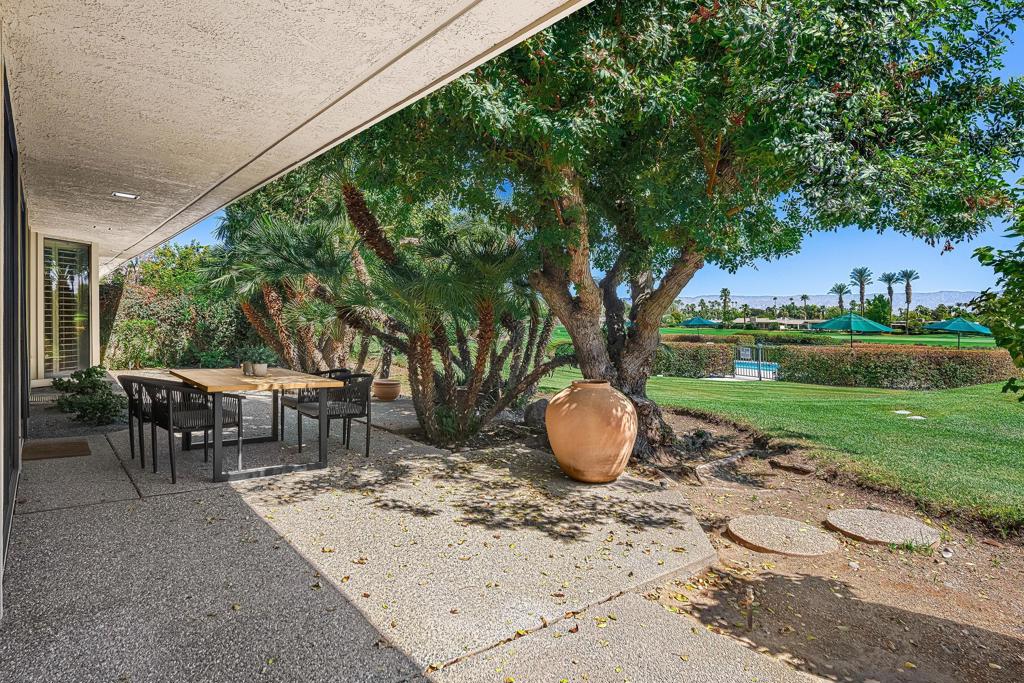 1 Hamlet Court Property Photo 17