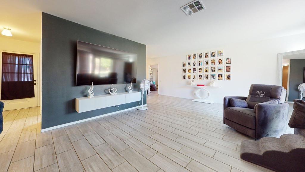 27305 Hombria Drive Property Photo 3