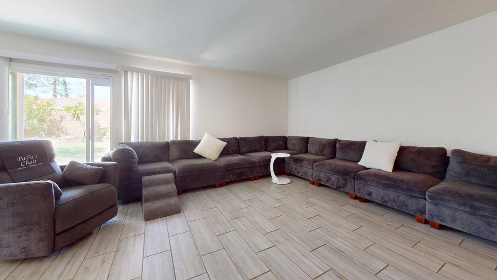 27305 Hombria Drive Property Photo 6