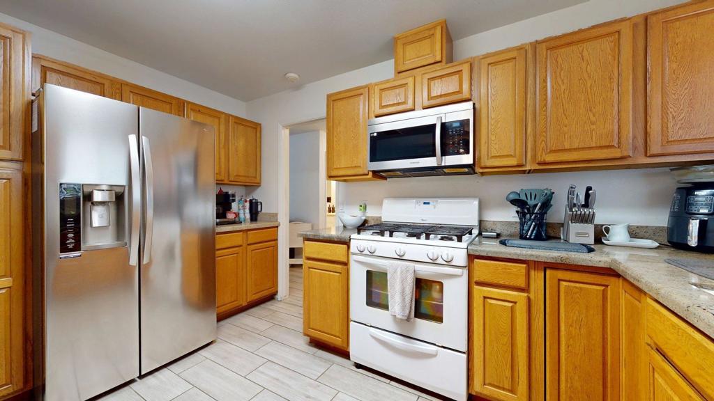 27305 Hombria Drive Property Photo 10