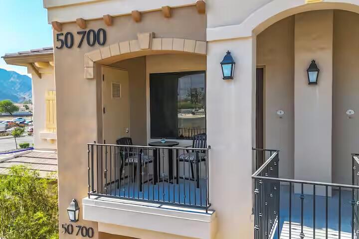 50700 Santa Rosa Plaza 5 Property Photo 1