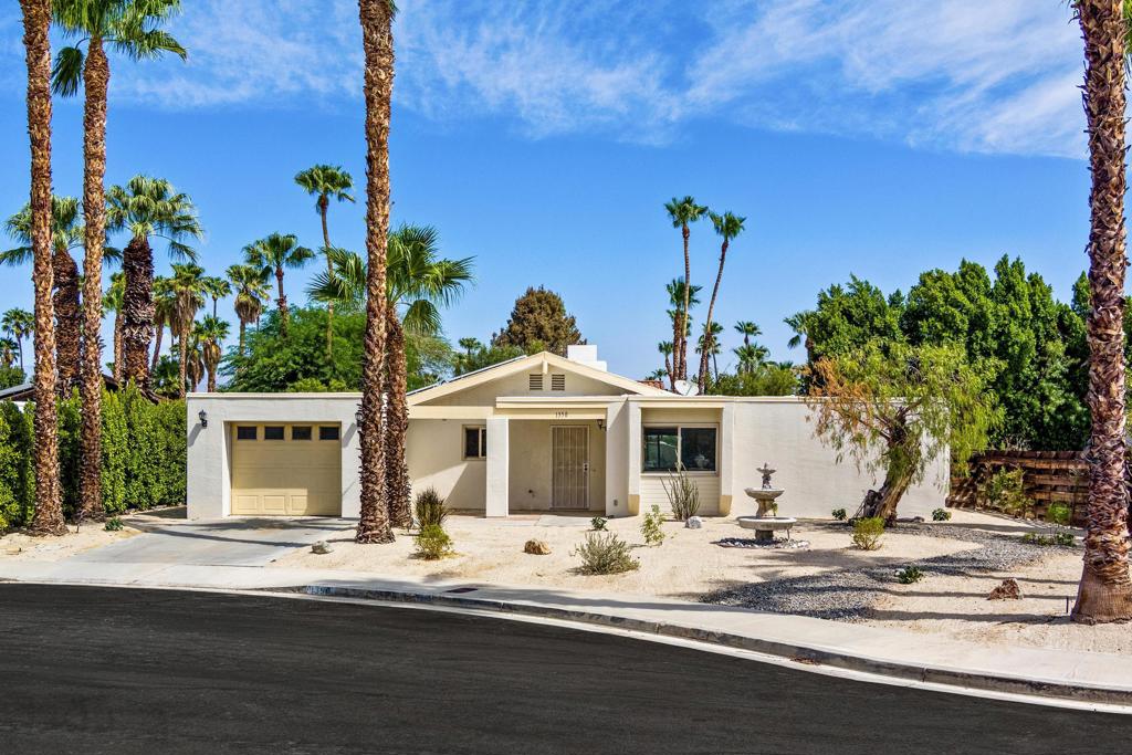 1350 E Gem Circle Property Photo 1