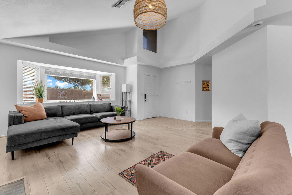 7815 Sunset Road Property Photo 10