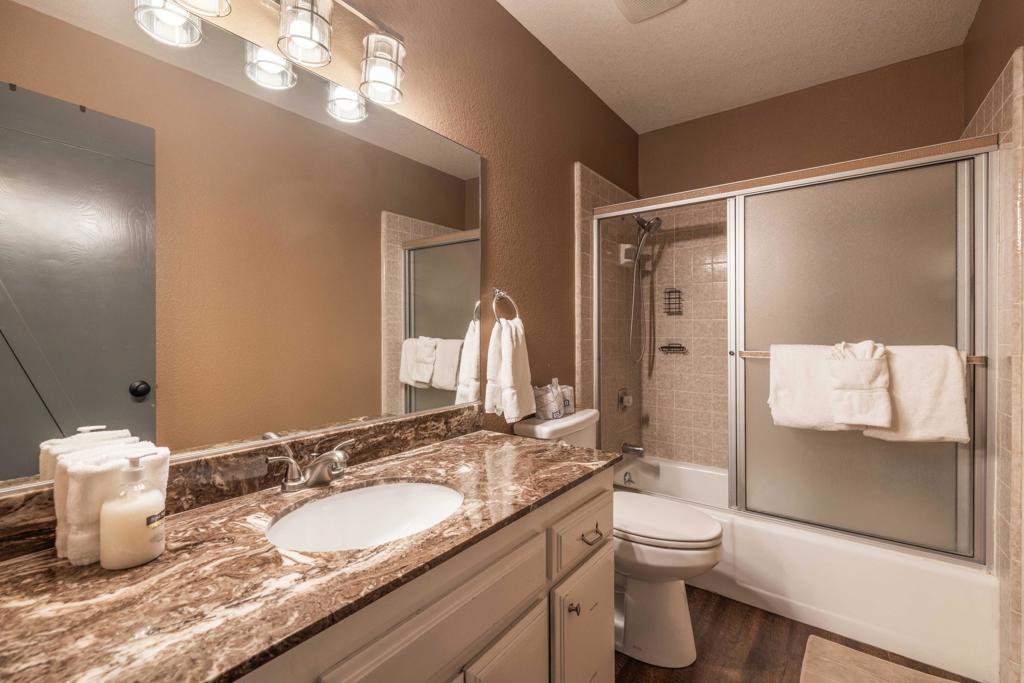 733 Summit Boulevard 2 Property Photo 14