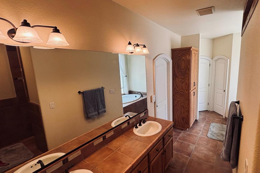 2177 Cadjew Street Property Photo 32