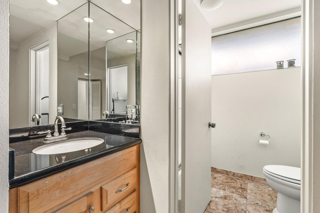 2501 N Indian Canyon Drive 603 Property Photo 4