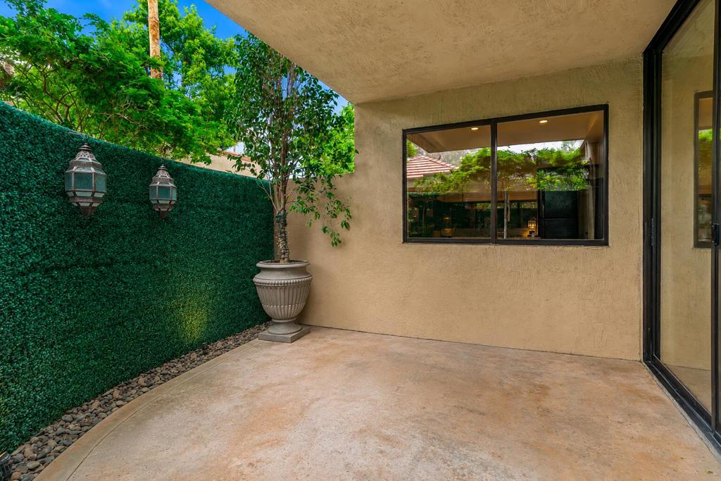 2501 N Indian Canyon Drive 603 Property Photo 9