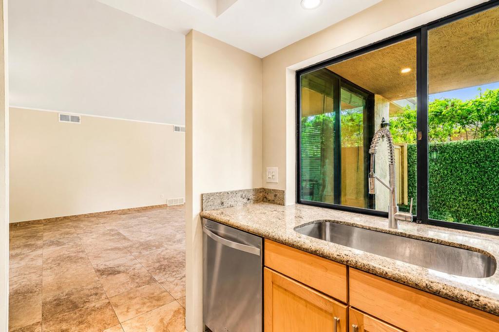 2501 N Indian Canyon Drive 603 Property Photo 12