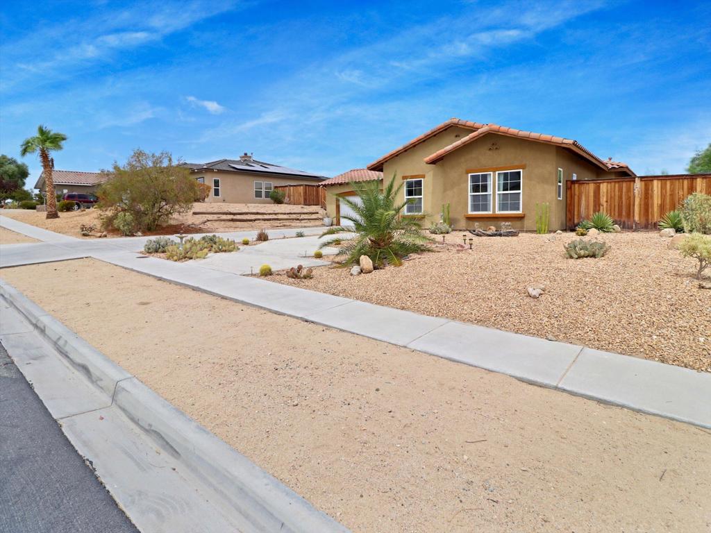 74106 Manana Drive Property Photo 3