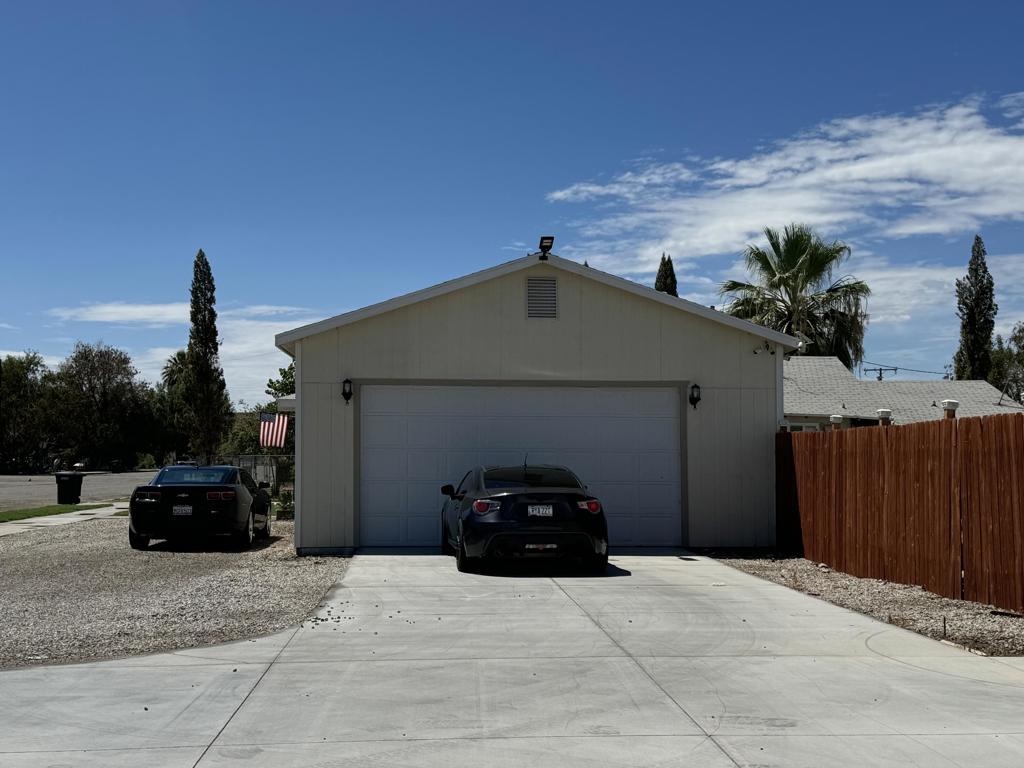 165 S Spring Street Property Photo 3