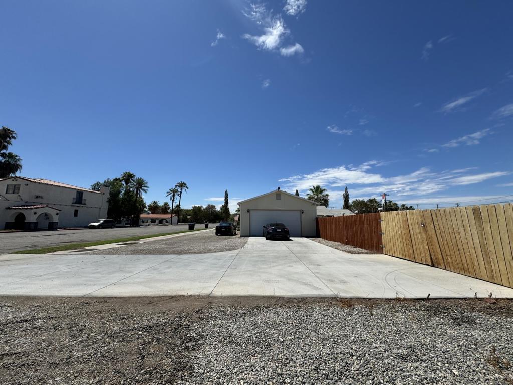 165 S Spring Street Property Photo 4