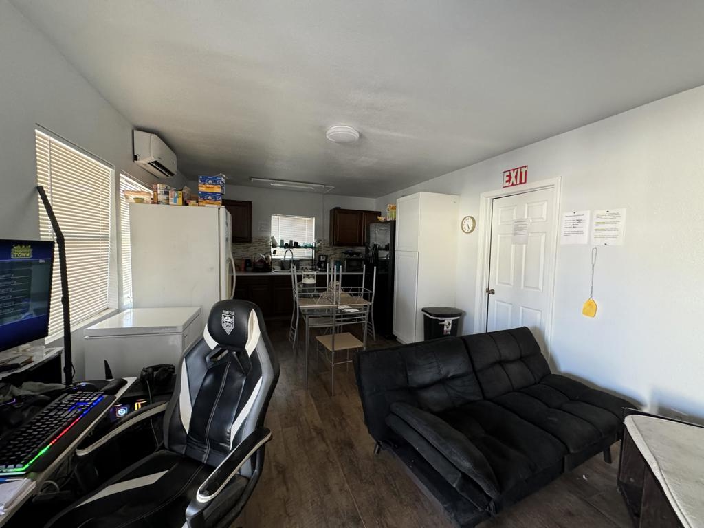 165 S Spring Street Property Photo 31