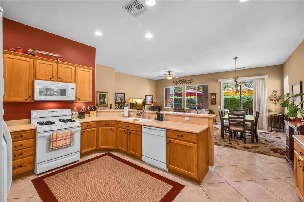 80575 Hoylake Drive Property Photo 4