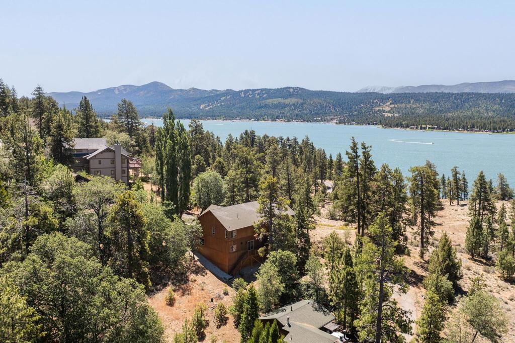 39737 Flicker Road Property Photo 1