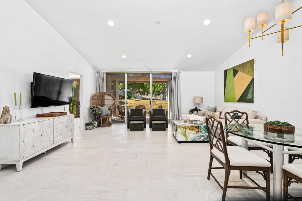 48885 Mariposa Drive Property Photo 4