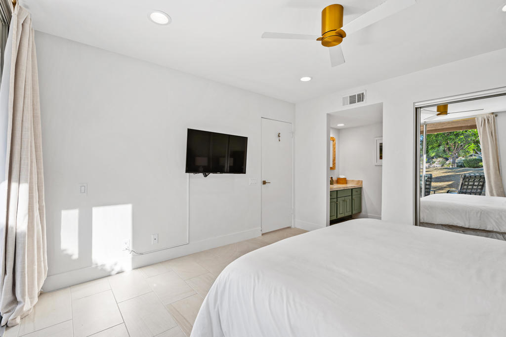 48885 Mariposa Drive Property Photo 12