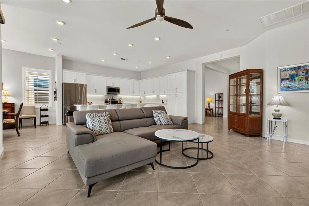 3449 Via Leonardo Property Photo 7