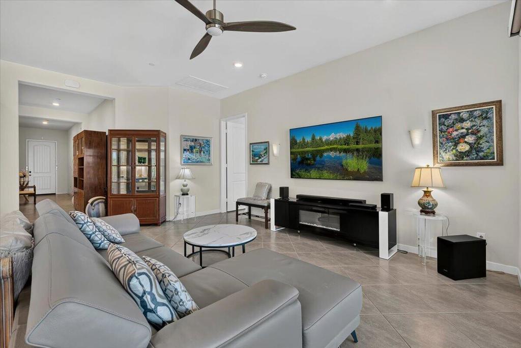 3449 Via Leonardo Property Photo 11