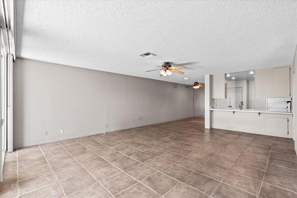 2620 N Whitewater Club Drive D Property Photo 6