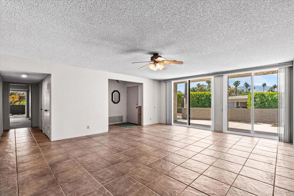 2620 N Whitewater Club Drive D Property Photo 8