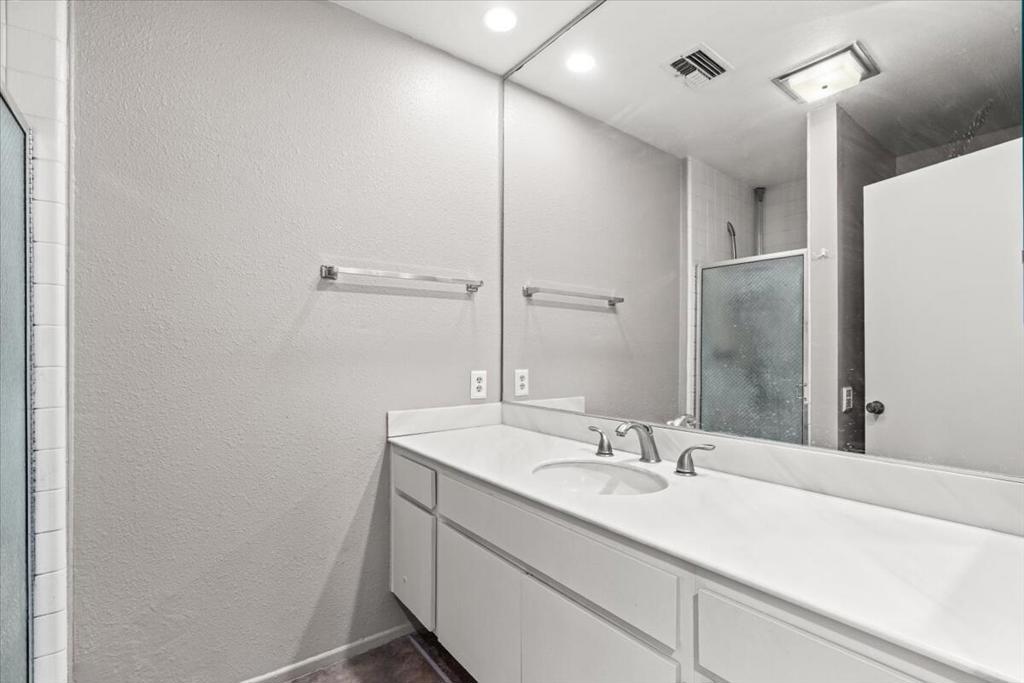 2620 N Whitewater Club Drive D Property Photo 15