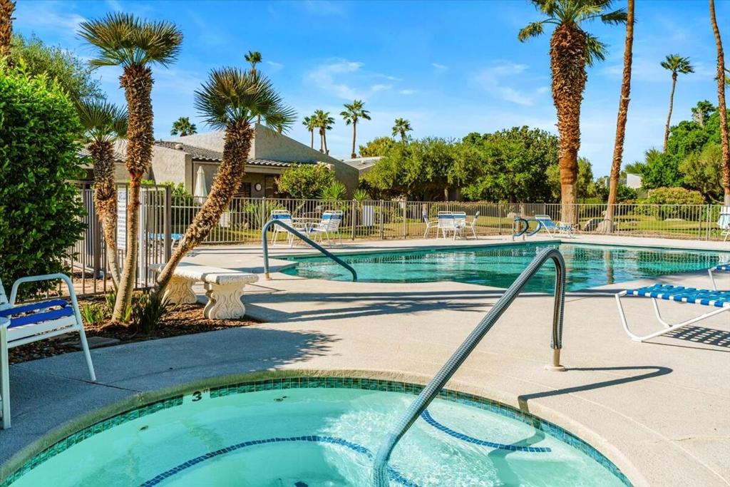 2620 N Whitewater Club Drive D Property Photo 23