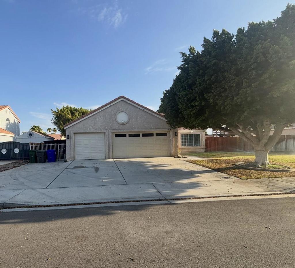 80940 Granby Avenue S Property Photo 1