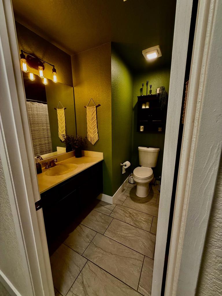 80940 Granby Avenue S Property Photo 7