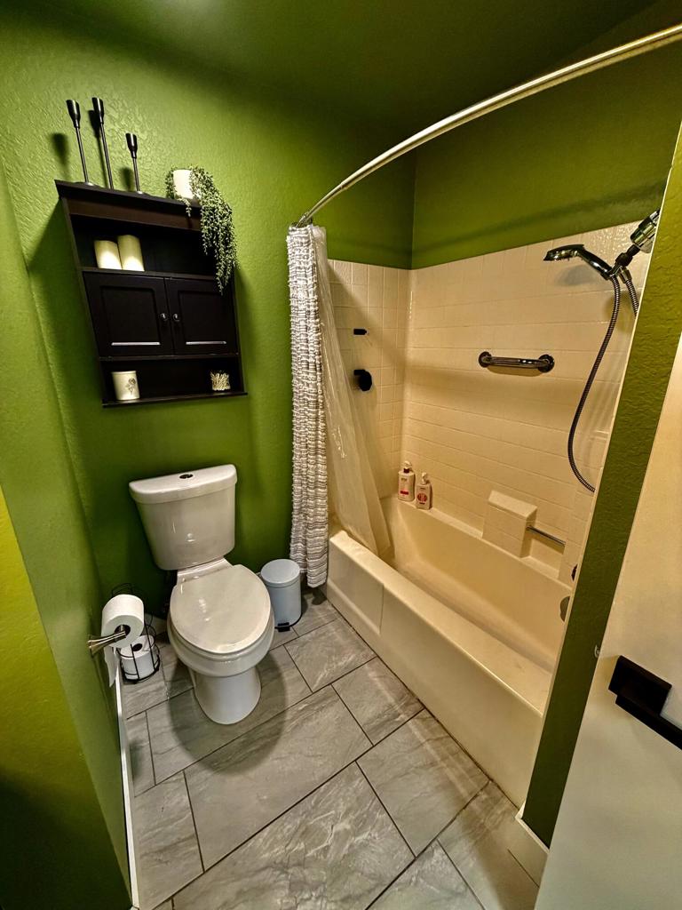 80940 Granby Avenue S Property Photo 8